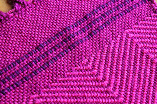 Wool scarf, zigzag pattern, magenta, pink, purple, handmade, natural fibres, Peruvian highland wool, twisted fringe, made in Canada