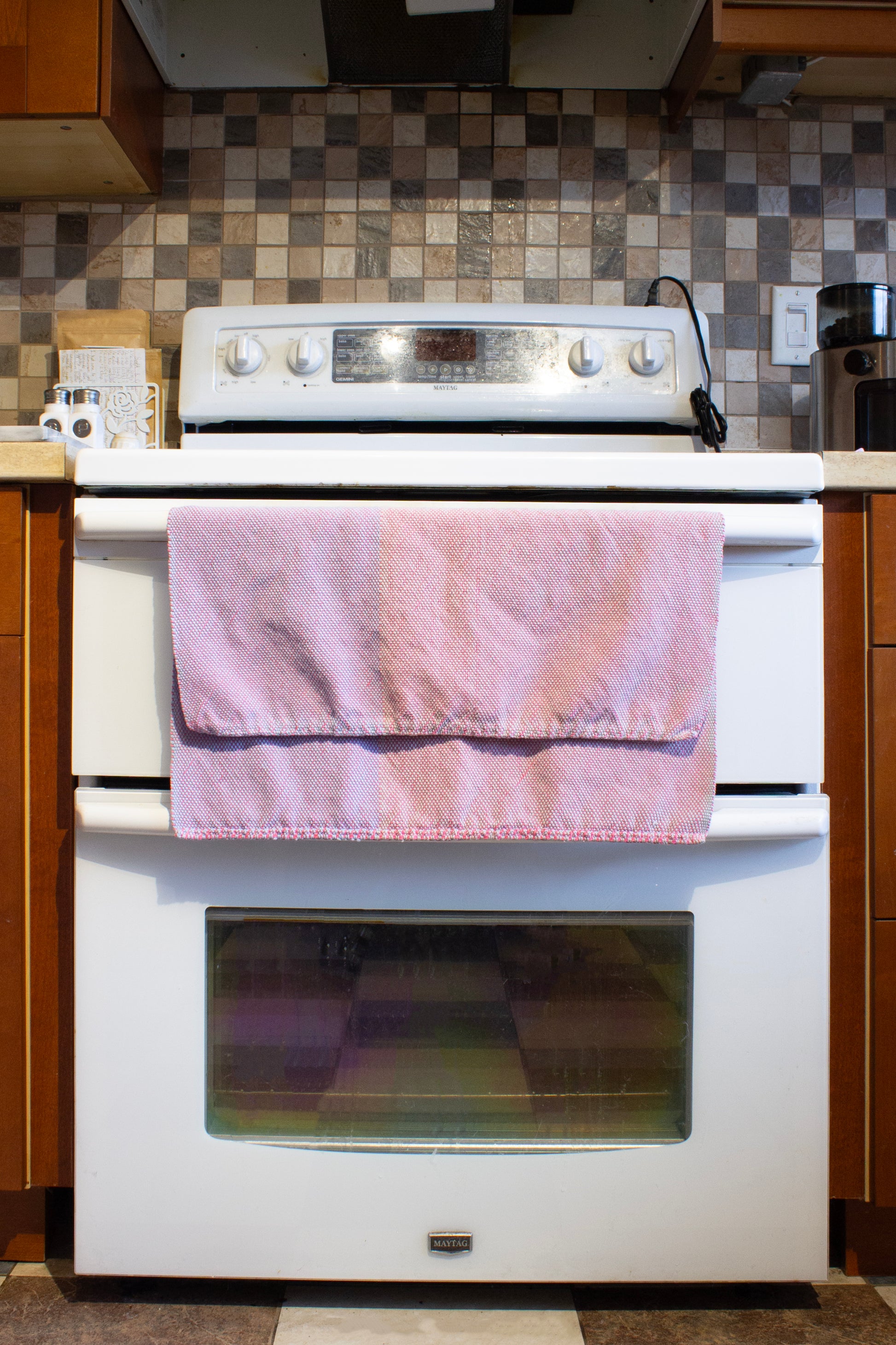 Cotton dish towel, colour blocked, blue, grey, pink, off-white, natural, handmade, natural fibres, hemstitched, hemmed, hand sewn hem, washer and dryer safe, woven in Canada